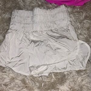 WHITE WAY HOME FP SHORTS!! size xsmall